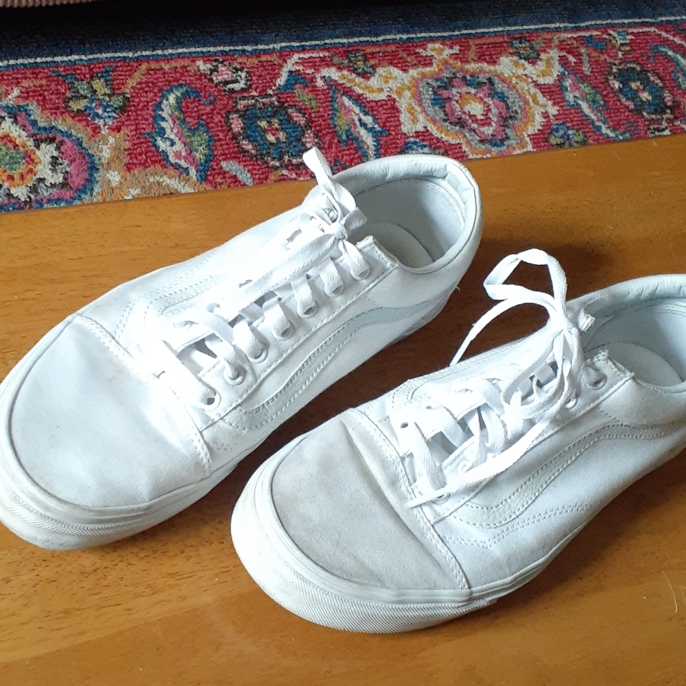 Van's white skateboard shoes. Men's size 10.5.